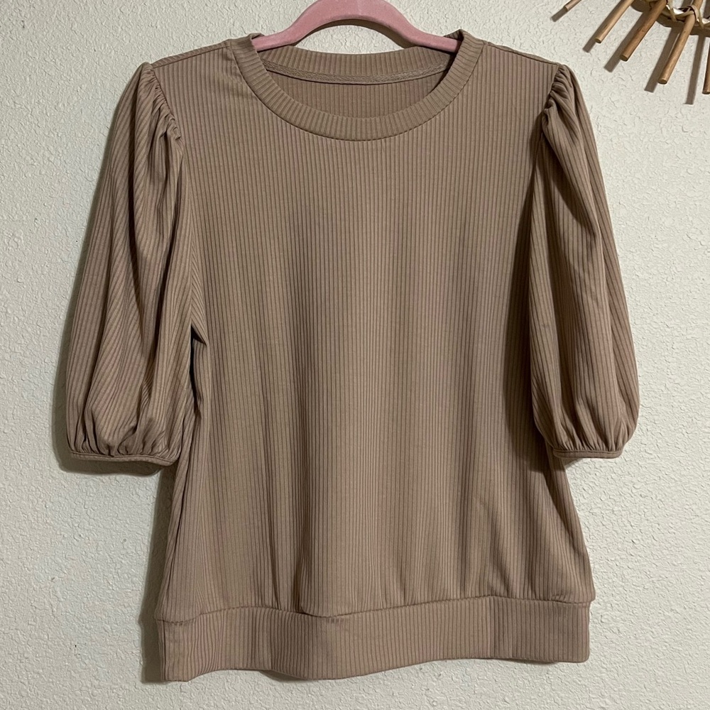 NIP Dokotoo Ribbed Knit Puff Sleeve Top